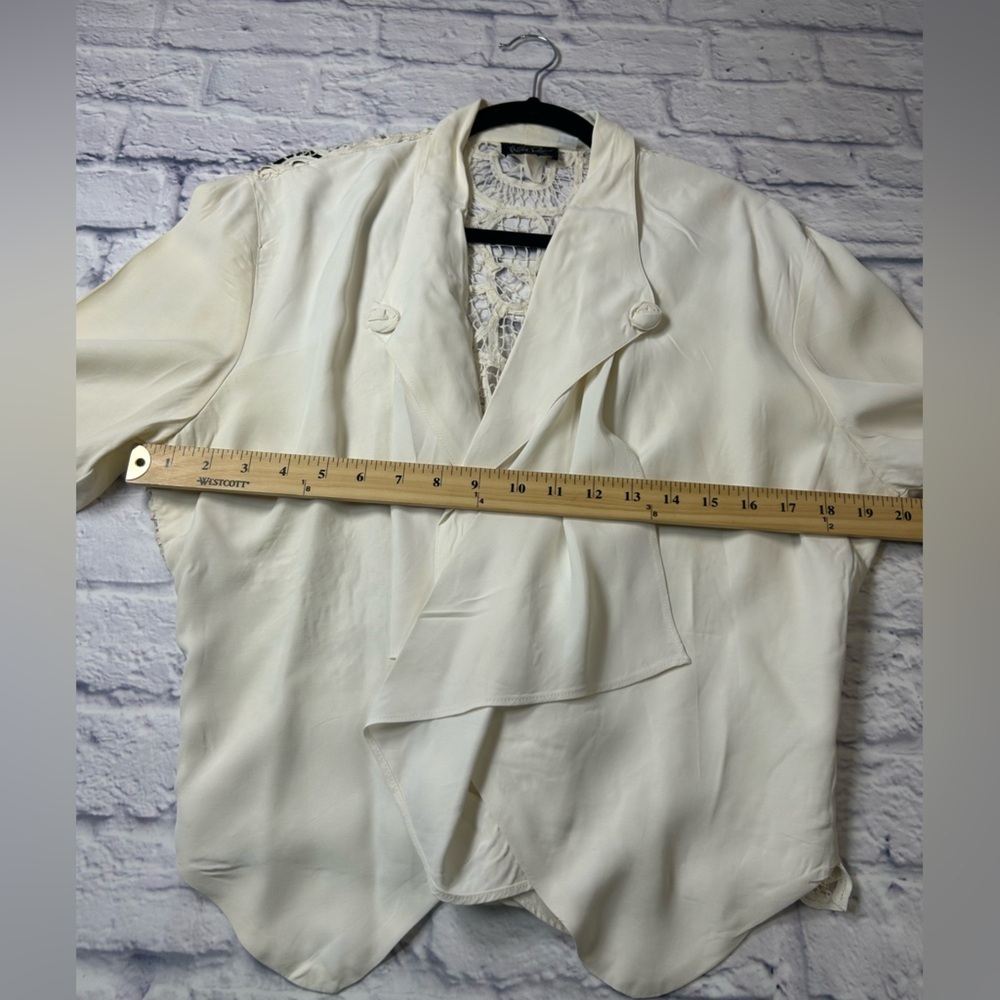Vintage 90’s Wild Rose Cream Jacket with Lace Detail on the Back. Coquette. - Picture 10 of 11